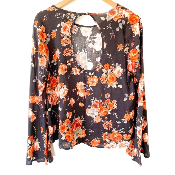 One Clothing Floral Keyhole Top - Picture 2 of 4